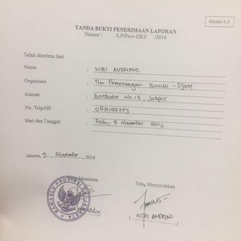 Foto surat tanda terima pelaporan Timses Ahok-Djarot ke Bawaslu DKI