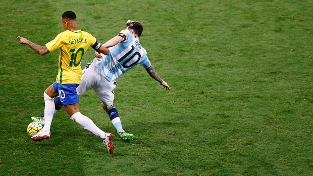 Untuk bisa jadi andalan Timnas Brasil, Neymar harus terbiasa jadi tulang punggung di level klub.