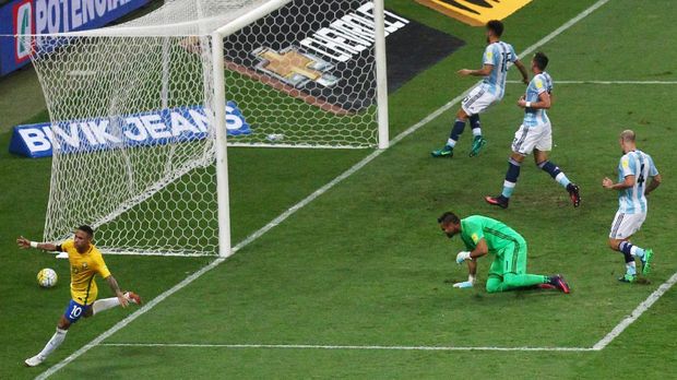 Neymar mencetak enam gol untuk Brasil di kualifikasi Piala Dunia 2018.
