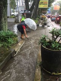 Ridwan Kamil: Akses Masuk Gedung dari Beton Penyebab Air Melompat ke Jalan