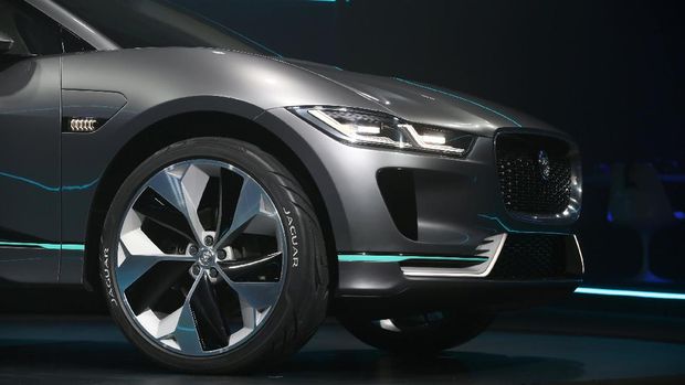 SUV Listrik Pertama Jaguar I-Pace Dikenalkan di Los Angeles