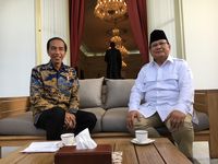 Jokowi dan Prabowo bertemu di Istana.