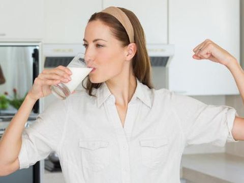 6 Makanan untuk Redakan Sakit Perut Akibat Terlalu Banyak 