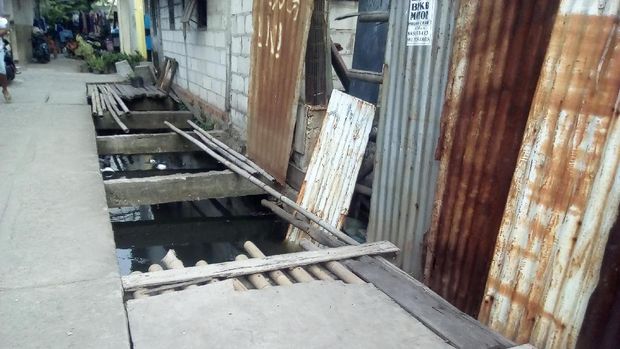 Saluran air di Kebatenan, Semper Timur