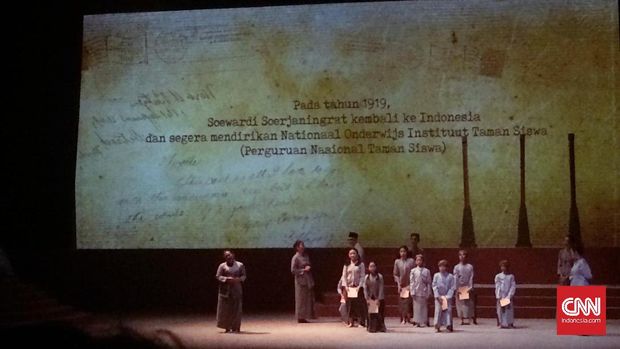 Cuplikan sejarah Indonesia dibalut lewat drama musikal 'Khatuliswa' yang berlangsung sejak 18-20 November 2016 di Teater Jakarta, Taman Ismail Marzuki.