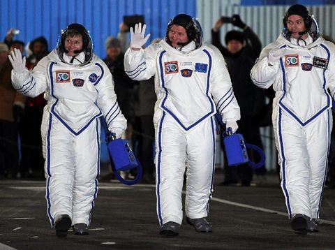 Tim Expedition 50/51 sesaat sebelum meluncur ke ISS.