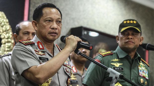 Kapolri Jenderal Tito Karnavian mengatakan Ahok tak ditahan karena kooperatif.