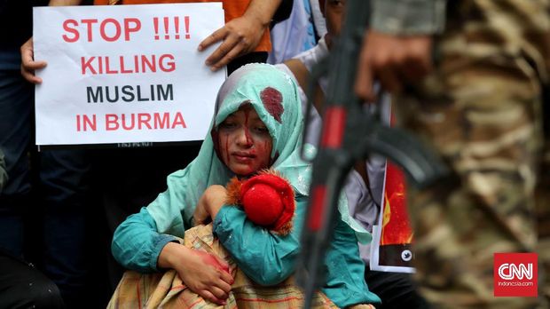 Protes atas kekerasan terhadap Rohingya juga terjadi di Indonesia.