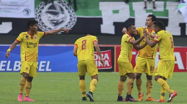 Proyek ambisius Sriwijaya FC dimulai dengan merekrut duo pemain Mali dan pemain Tajikistan di bawah arahan Rahmad Darmawan. (
