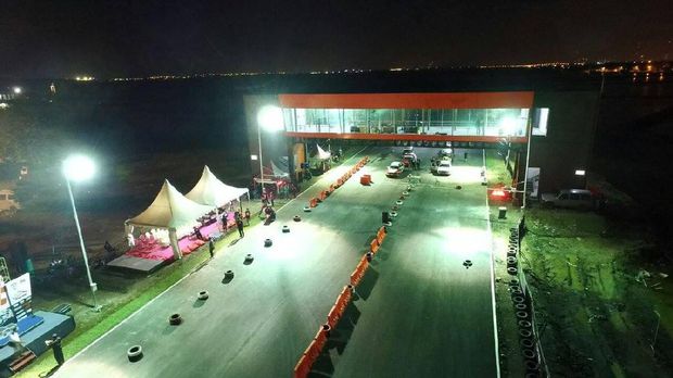 Sirkuit Drag Race Berstandar Internasional Ada di Surabaya