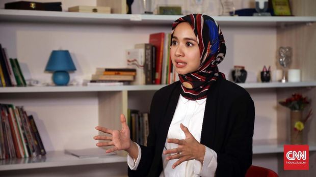 Bila ingin berumroh bareng Laudya Cynthia Bella, paket yang tersedia seharga hampir Rp36 juta.