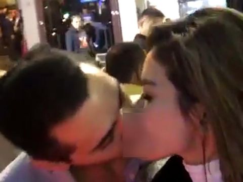 Nikita Mirzani Posting Video Saat Ciuman dengan Bule
