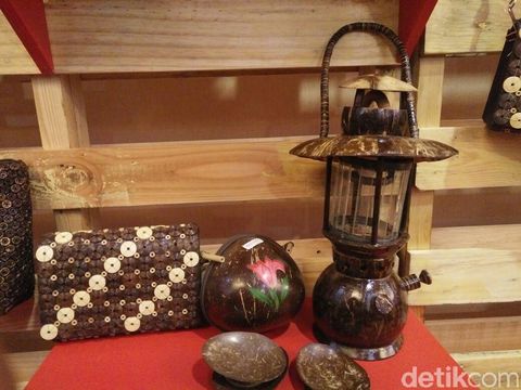 Produk Kerajinan  dari Batok  Kelapa  Ini Diekspor Ke 