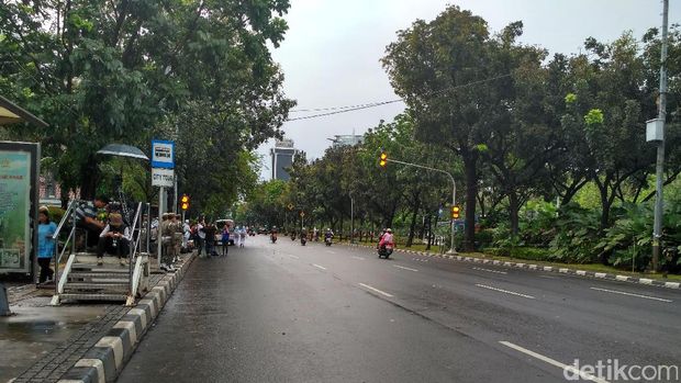 Massa Bubar, Jl Medan Merdeka Selatan Lancar dan Bersih dari Sampah