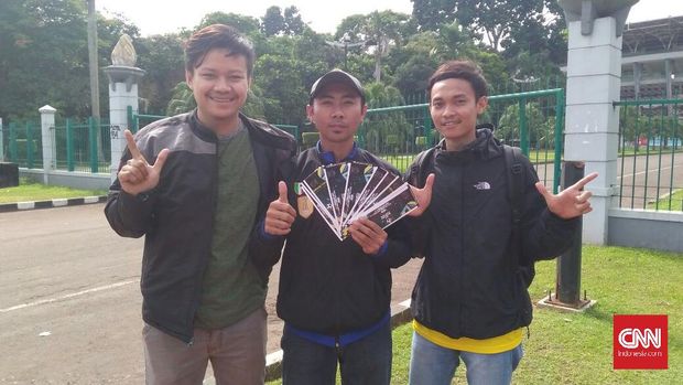 Penggemar timnas Indonesia mendapatkan tiket untuk menyaksikan semifinal Piala AFF 2016.
