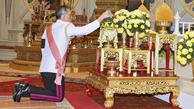 Maha Vajiralongkorn Resmi Dilantik jadi Raja Baru Thailand