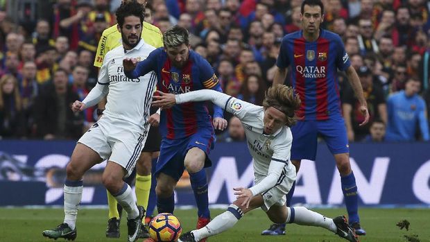 Real Madrid menjadi tuan rumah El Clasico La Liga pertama musim ini.