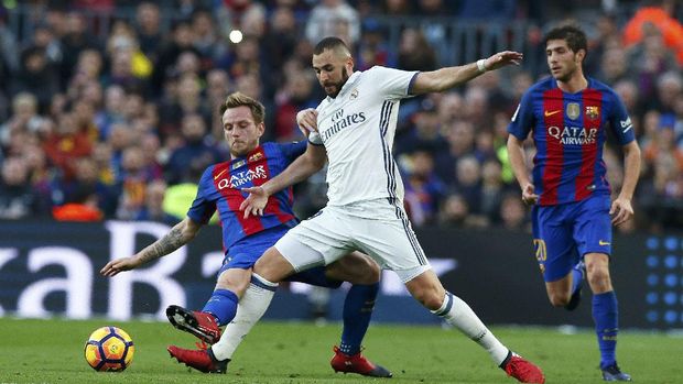 Laga El Clasico antara Real Madrid dan Barcelona kerap menghadirkan drama di atas lapangan. (