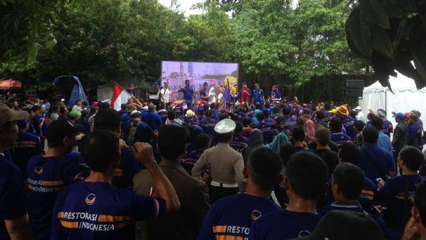 Atribut Partai Hiasi Parade Bhinneka Tunggal Ika di CFD #terpopuler