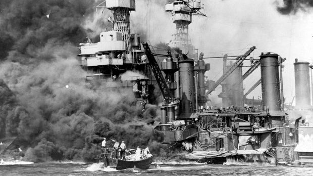 Kunjungan ke Pearl Harbor diharapkan bisa membuat Jepang tetap menjadi sekutu utama AS di Pasifik ketika Donald Trump berkuasa. 