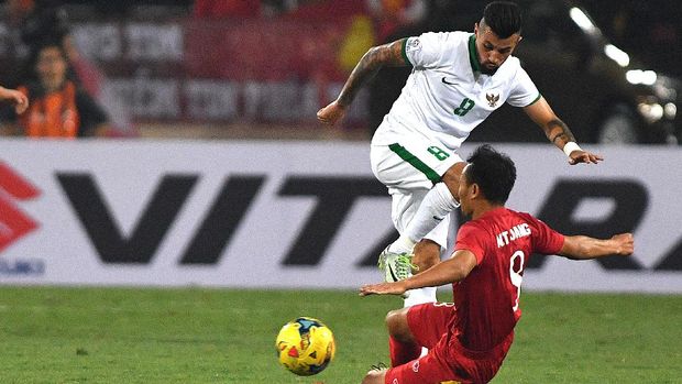 Stefano Lilipaly sukses mengejutkan lini pertahanan Vietnam.