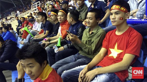 Pendukung Vietnam siap memberikan dukungan maksimal bagi Le Cong Vinh dan kawan-kawan.