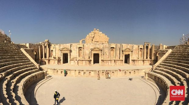 South Theatre peninggalan bangsa Romawi di Jerash, Yordania.