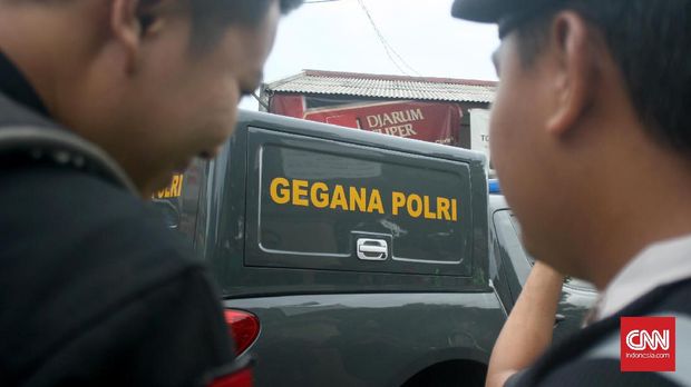 Polisi melakukan olah TKP di Bekasi pada Minggu, 11 Desember 2016.