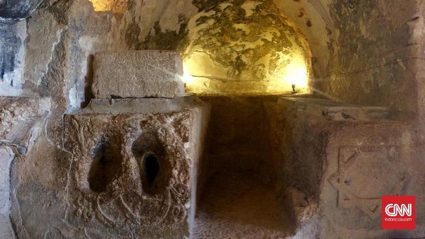 Makam ketujuh pemuda di Seven Sleepers Cave, Amman, Yordania.