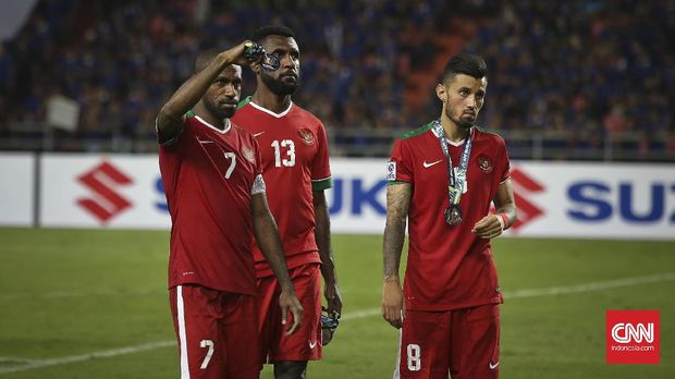 Boaz Solossa turut mempersembahkan medali perak untuk Indonesia di Piala AFF 2016.
