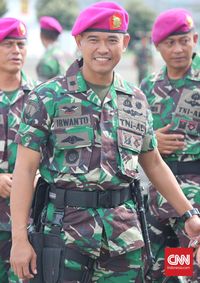 Komandan Batalyon 6 Brigif 2 Korps Marinir, Mayor Irwanto, di Mako Marinir Cilandak, Jakarta. (CNN Indonesia/Deddy Sinaga)