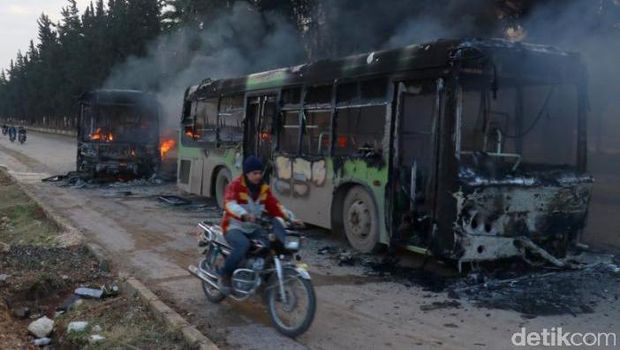 Hendak Mengevakuasi Warga di Suriah, Bus-bus Ini Dibakar