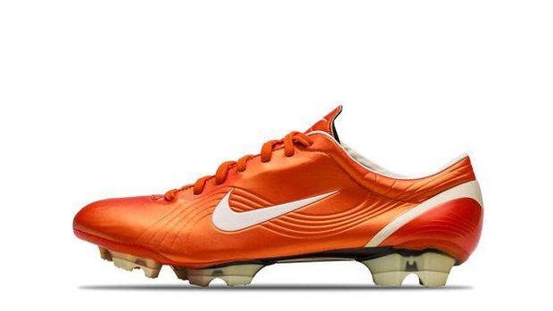 Sepatu Pertama Ronaldo di Manchester United