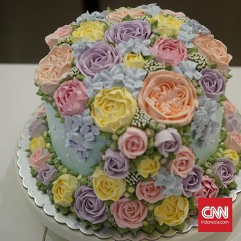 Iven mengandalkan detail pada setiap cake buatannya