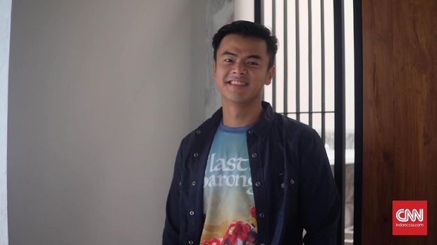 Pernah bermain film bersama, Dion Wiyoko pun disebut dekat dengan Chelsea Islan.
