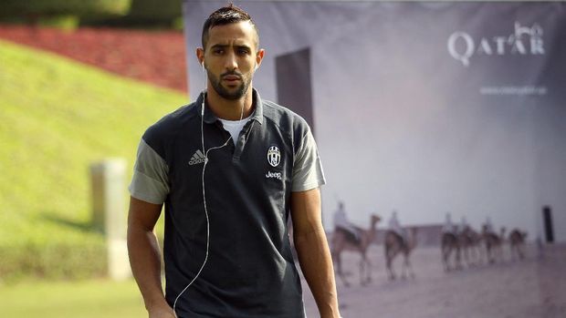 Medhi Benatia dikenal sebagai pesepakbola Muslim yang taat.