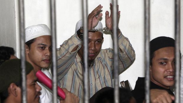 Polisi Tangkap Pemasang Bendera ISIS di Polsek Kebayoran