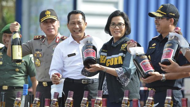 Sampoerna - Gudang Garam Tetap Perkasa Digempur PPN dan Cukai