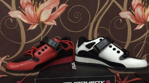 Sepatu hasil produksi atlet angkat besi nasional Eko Yuli Irawan. (Dok.Pribadi)