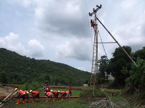 Teknisi Listrik Pln Bojonegoro : Bright PLN Jamin Listrik ...