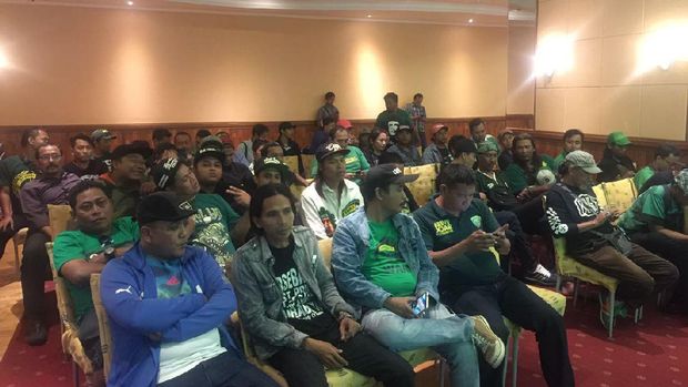 Bertemu Bonek, Ketua PSSI Ingin Persebaya Berkompetisi Lagi