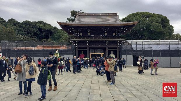 Keramaian di perayaan Shici-Go-San di Kuil Meiji, Tokyo, 23 November 2016. (CNN Indonesia/Rosmiyati Dewi Kandi)