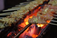 Sate ayam asli Indonesia.