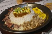 Wakacao Hangat Gurih Nasi Hot Plate Komplet Berbumbu Wakacao Hangat Gurih Nasi Hot Plate Komplet Berbumbu