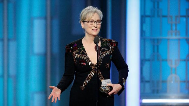 Karl Lagerfeld Kesal, Meryl Streep Tak Jadi Pakai Gaun Chanel