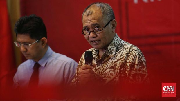 KPK menetapkan Emirsyah Satar dan Soetikno Soedarjo sebagai tersangka kasus suap.