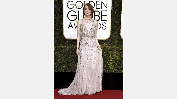 Emma Stone jadi Aktris Film Musikal/ Komedi Terbaik.