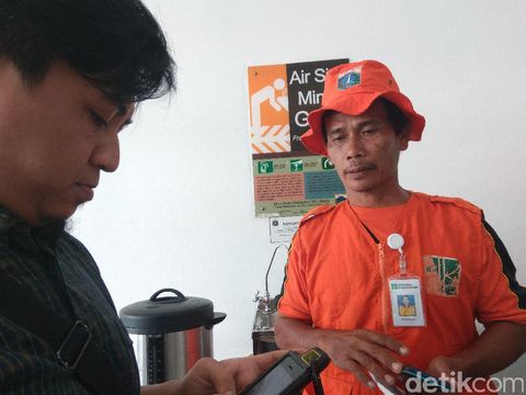 PHL Sudin Kebersihan Jakarta Timur mengadu ke Plt Gubernur DKI di Balai Kota, Rabu (11/1/2017)