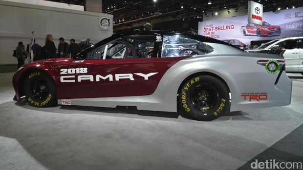 Toyota Luncurkan Camry untuk Balap Toyota Luncurkan Camry untuk Balap