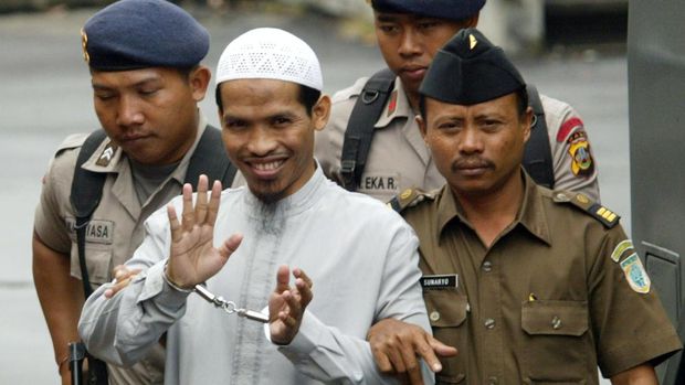 Keluarga Amrozi dan Jihad yang Tertunda dari Lamongan(Embargo